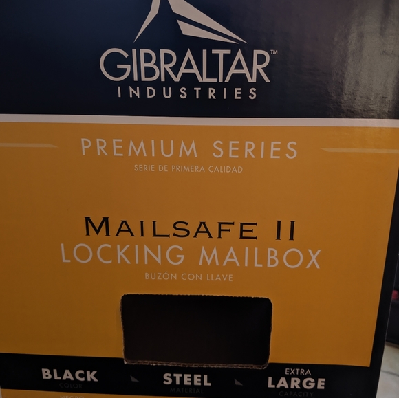 Locking Mailbox - Picture 2 of 5